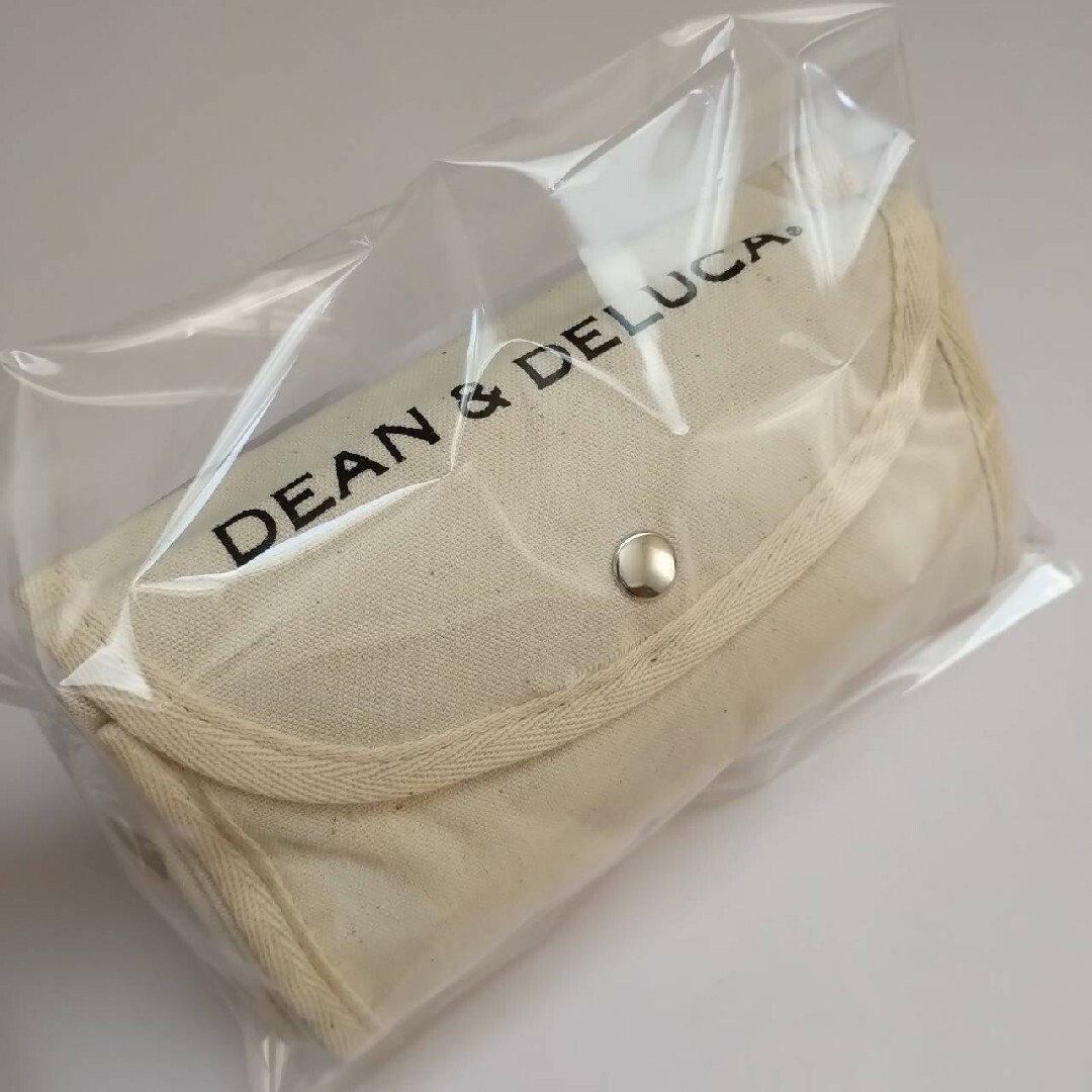 DEAN & DELUCA(ディーンアンドデルーカ)の【新品】DEAN＆DELUCA　折りたたみエコバッグ　ナチュラル レディースのバッグ(エコバッグ)の商品写真