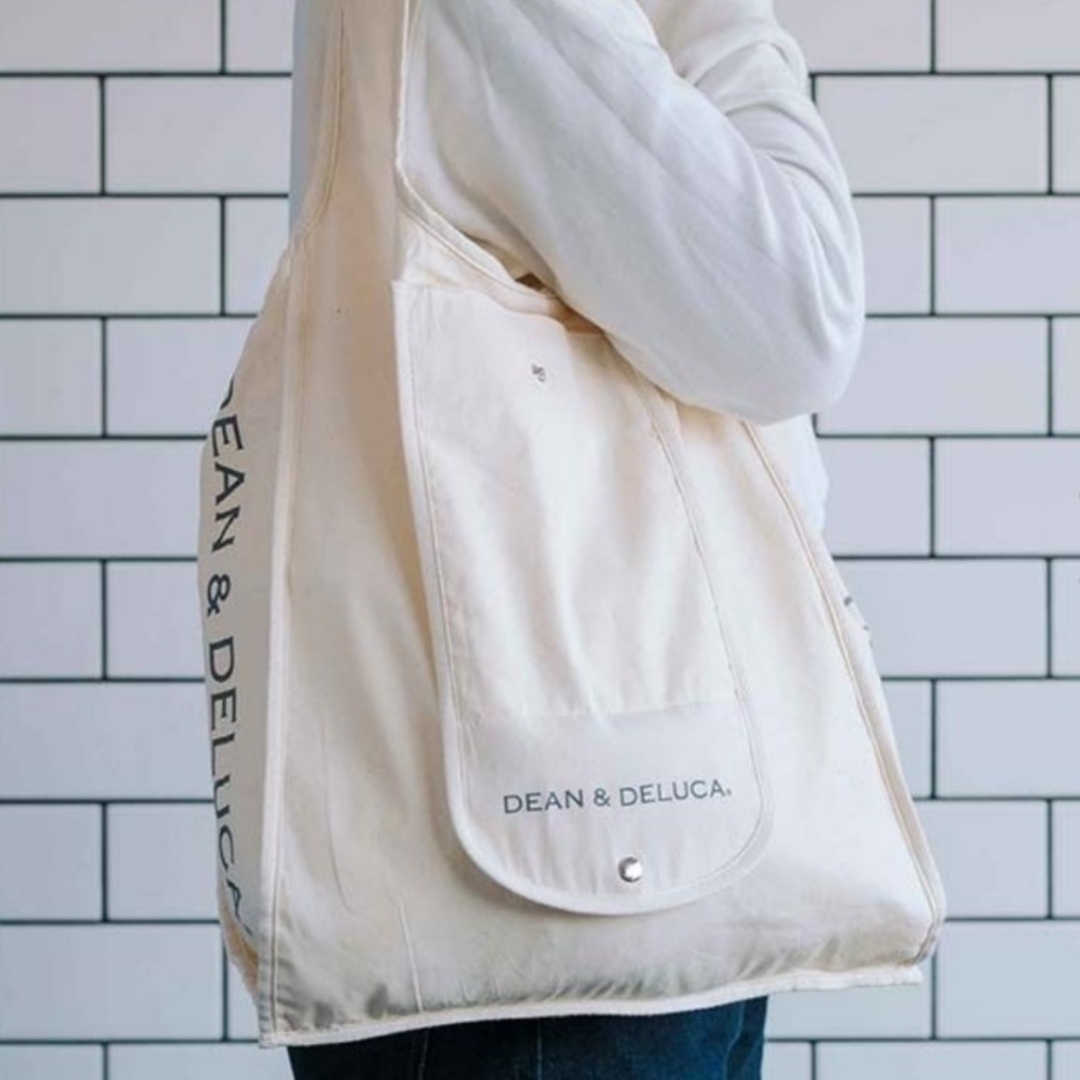 DEAN & DELUCA(ディーンアンドデルーカ)の【新品】DEAN＆DELUCA　折りたたみエコバッグ　ナチュラル レディースのバッグ(エコバッグ)の商品写真