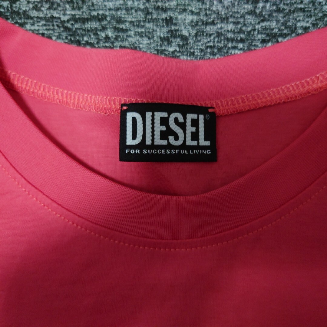 DIESEL(ディーゼル)の未使用　ディーゼル　Tシャツ レディースのトップス(Tシャツ(半袖/袖なし))の商品写真