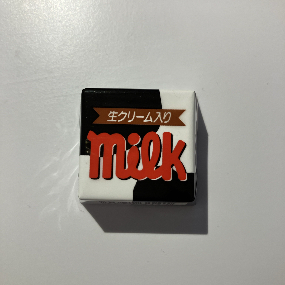 チロルチョコ ミルク 1個 食品/飲料/酒の食品(菓子/デザート)の商品写真