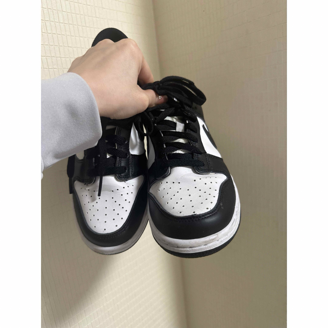 NIKE(ナイキ)のNIKE DUNK LOW GS PANDA ナイキ ダンクロー パンダ レディースの靴/シューズ(スニーカー)の商品写真