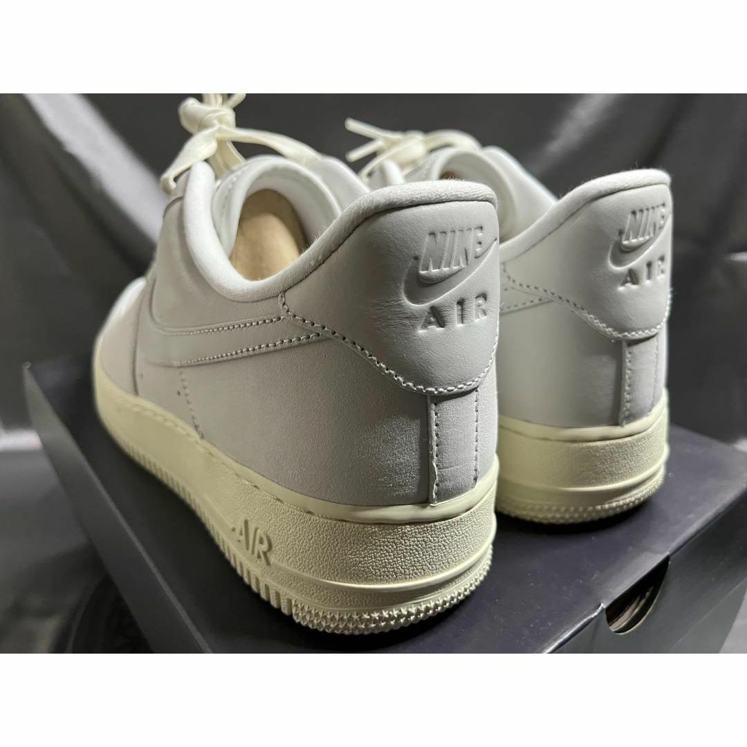NIKE(ナイキ)の新品29cm Nike WMNS Air Force 1 Premium メンズの靴/シューズ(スニーカー)の商品写真