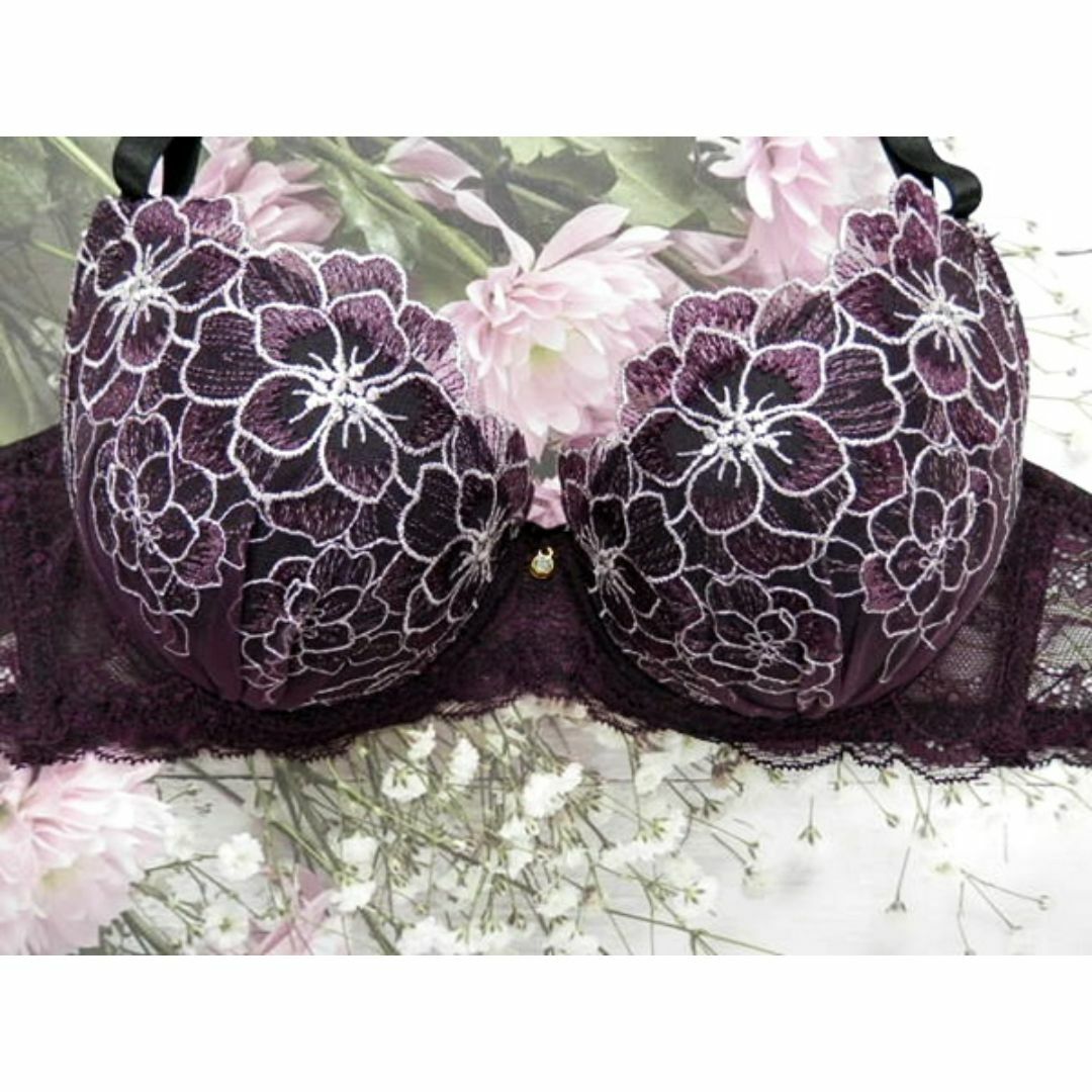 429★C85 LL★ブラショーツセット 桔梗いっぱい刺繍 紫 レディースの下着/アンダーウェア(ブラ&ショーツセット)の商品写真