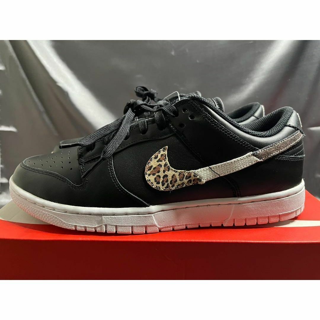 NIKE(ナイキ)の新品29cm NIKE WMNS DUNK LOW SE ブラック アニマル メンズの靴/シューズ(スニーカー)の商品写真