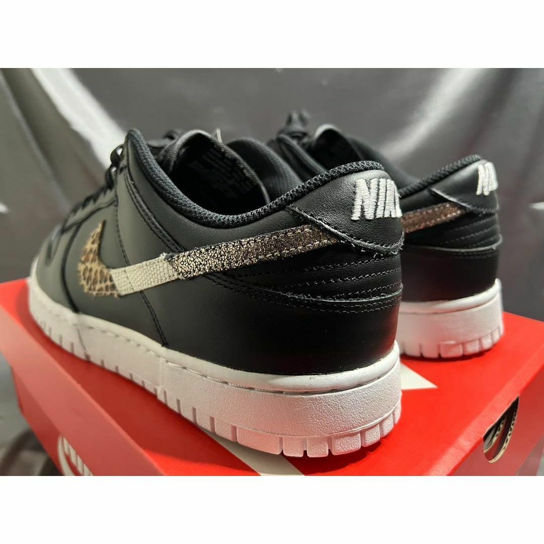 NIKE(ナイキ)の新品29cm NIKE WMNS DUNK LOW SE ブラック アニマル メンズの靴/シューズ(スニーカー)の商品写真