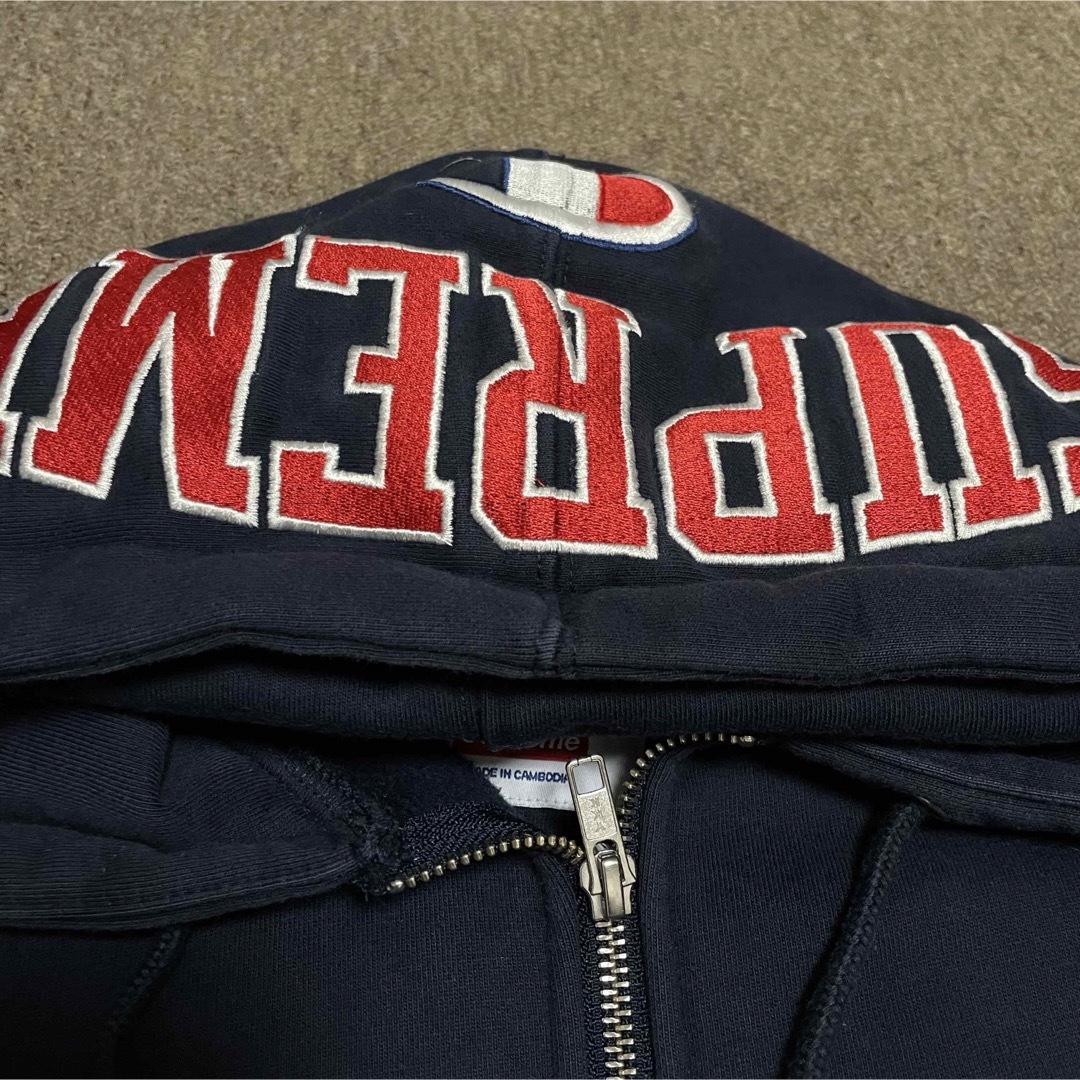 Supreme(シュプリーム)のSUPREME × Champion Arc Logo Zip Up Sweat メンズのトップス(パーカー)の商品写真