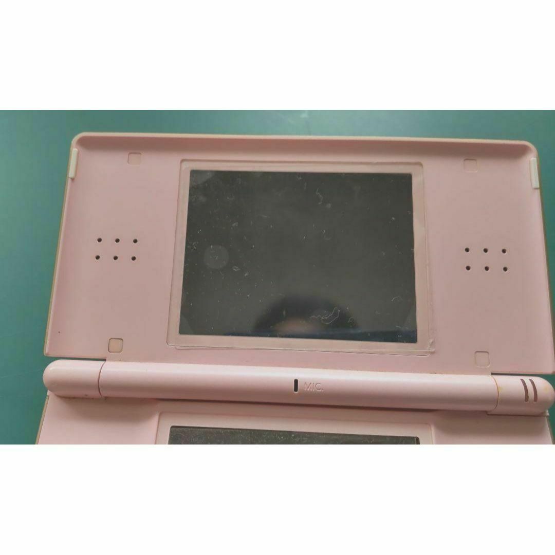 ニンテンドーDS(ニンテンドーDS)の【中古・訳あり】ニンテンドーDS Lite ノーブルピンク 充電器、ソフト付 エンタメ/ホビーのゲームソフト/ゲーム機本体(携帯用ゲーム機本体)の商品写真