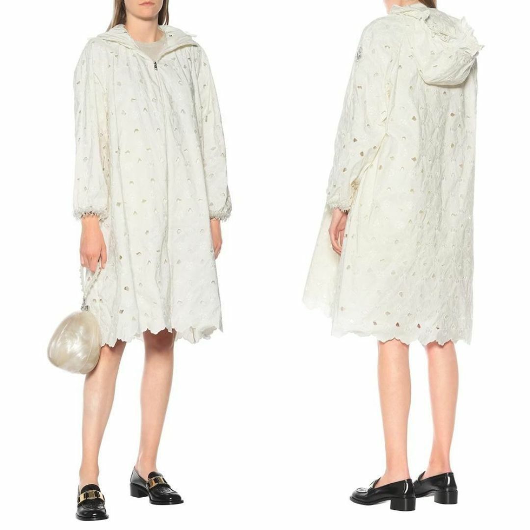 MONCLER(モンクレール)のMONCLER SIMONE ROCHA 刺繍　コート　４９万　シモーネロシャ レディースのジャケット/アウター(その他)の商品写真