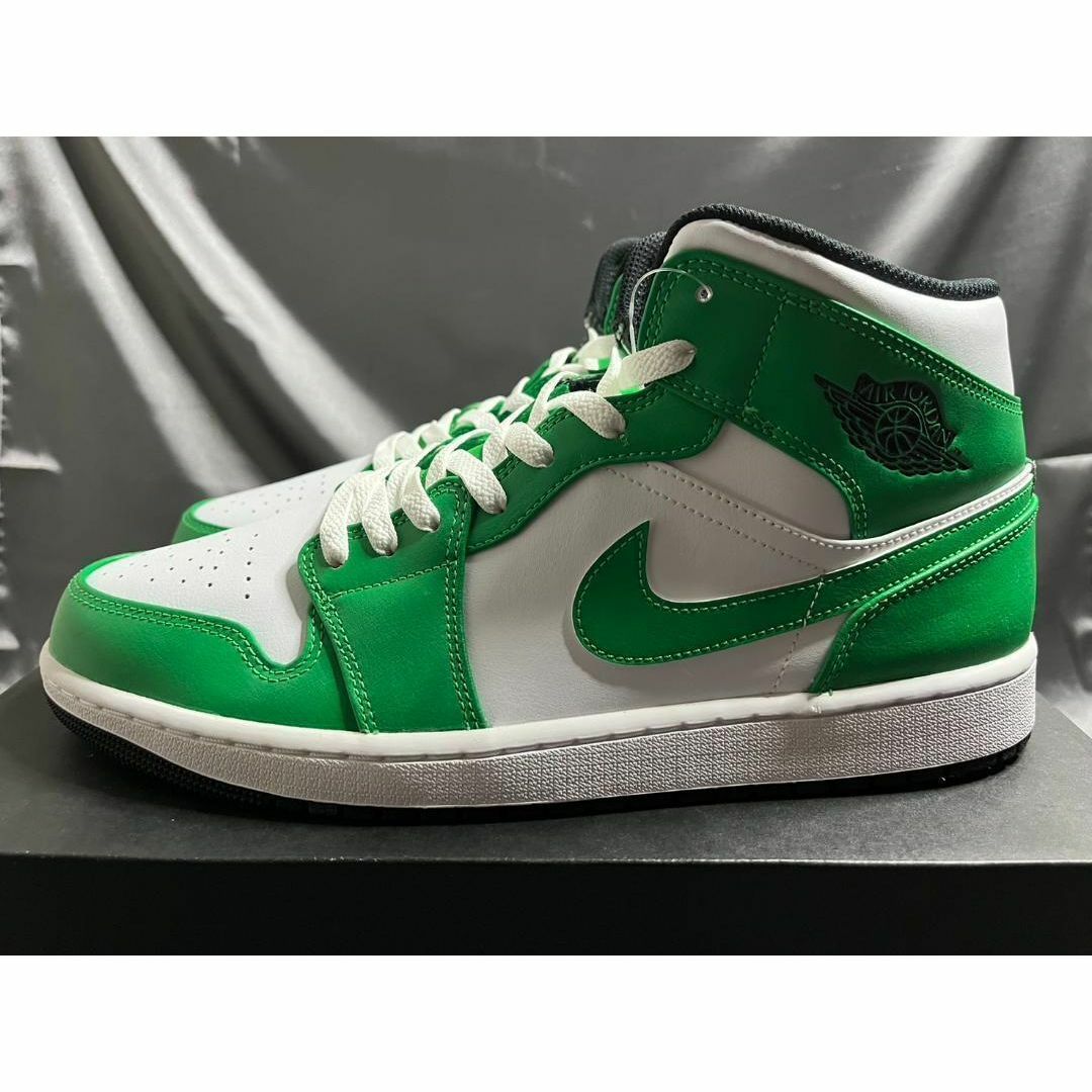 NIKE(ナイキ)の新品30cm NIKE AIR JORDAN 1 MID Lucky Green メンズの靴/シューズ(スニーカー)の商品写真