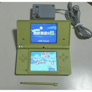 ニンテンドーDS(ニンテンドーDS)の【中古・良品】ニンテンドーDSi Lime Green充電器付き 26(携帯用ゲーム機本体)