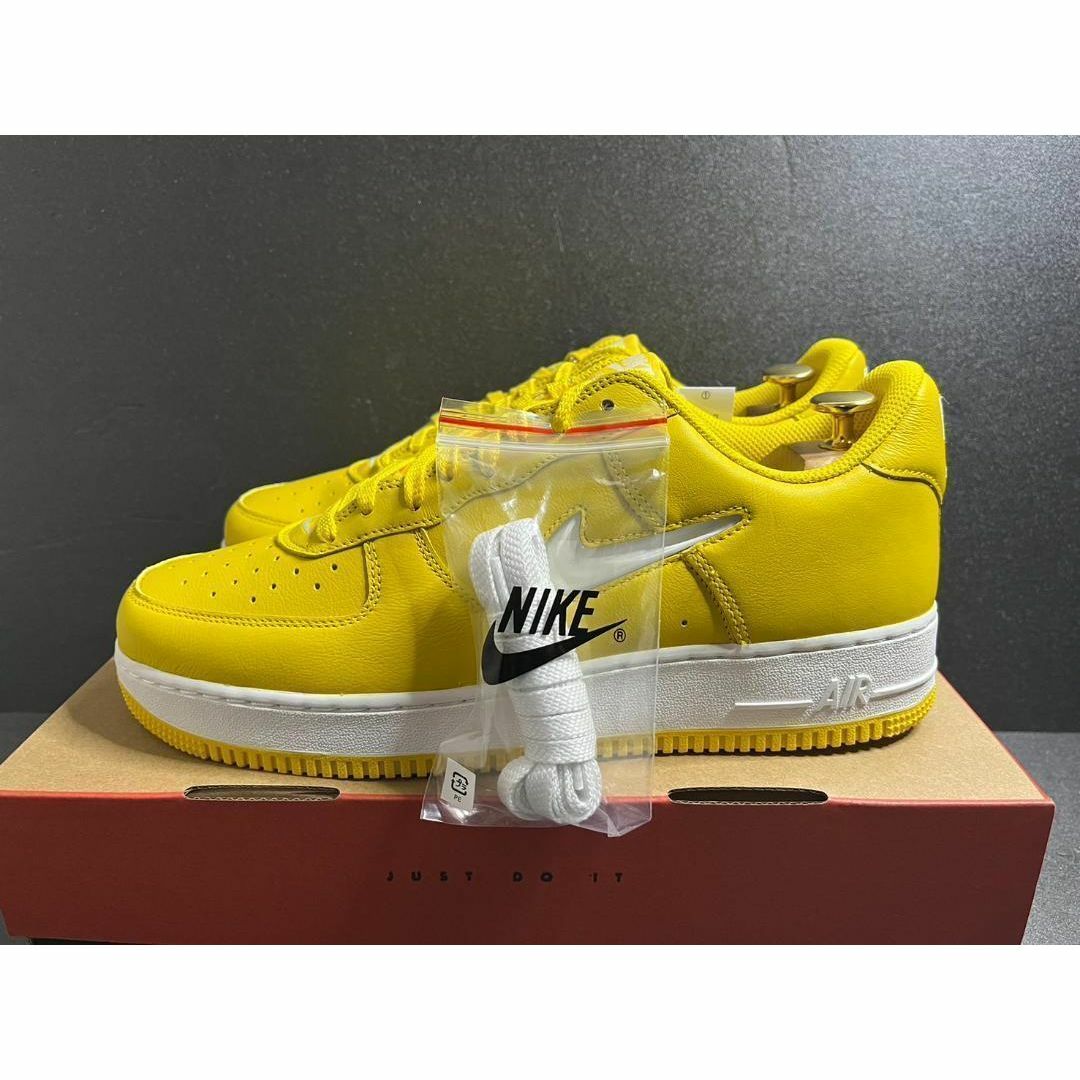 NIKE(ナイキ)の新品29cm Nike AirForce1 Low Yellow Jewel メンズの靴/シューズ(スニーカー)の商品写真