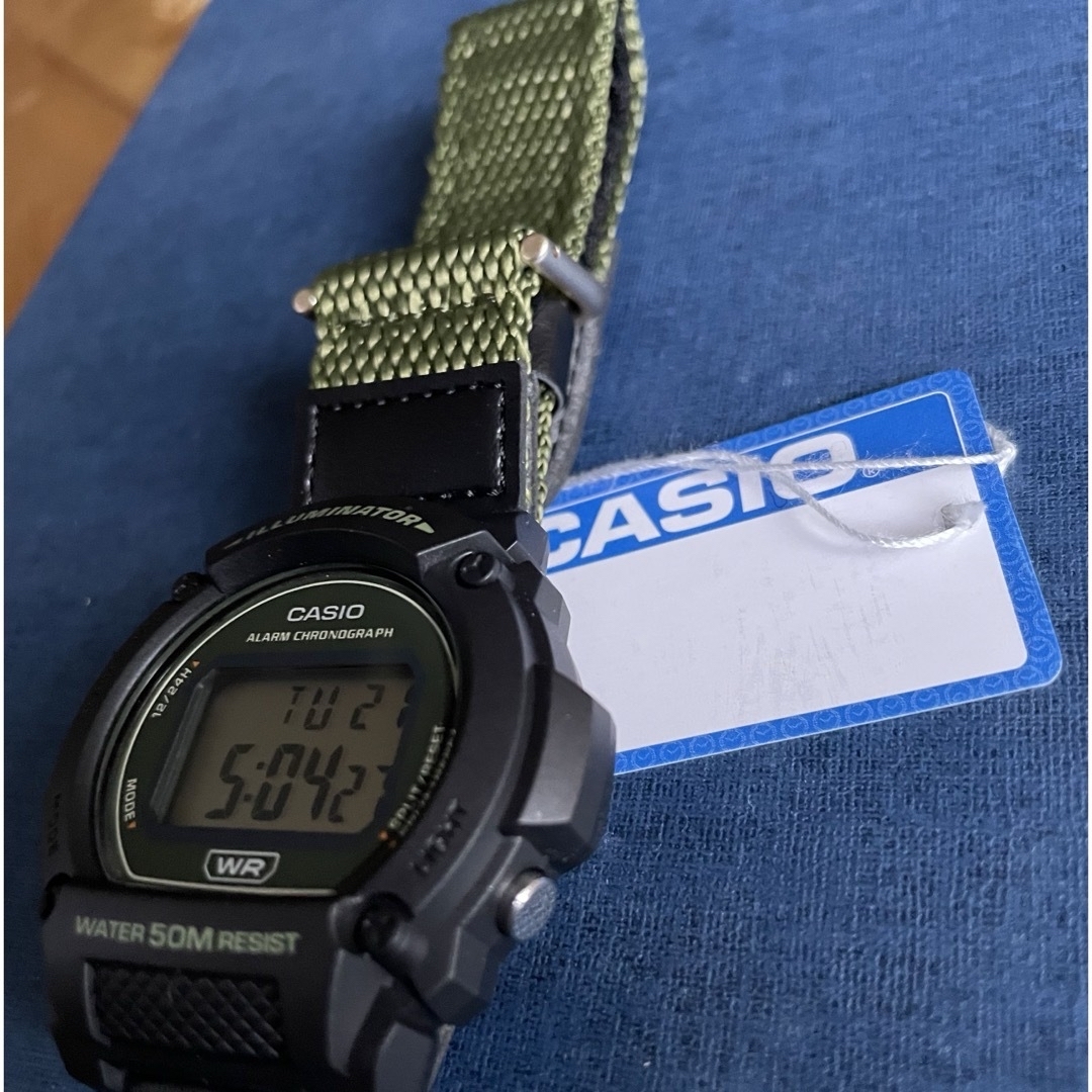 CASIO(カシオ)のカシオ　デジタル腕時計  新品　カーキカラーナイロンベルト　希少海外モデル メンズの時計(腕時計(デジタル))の商品写真