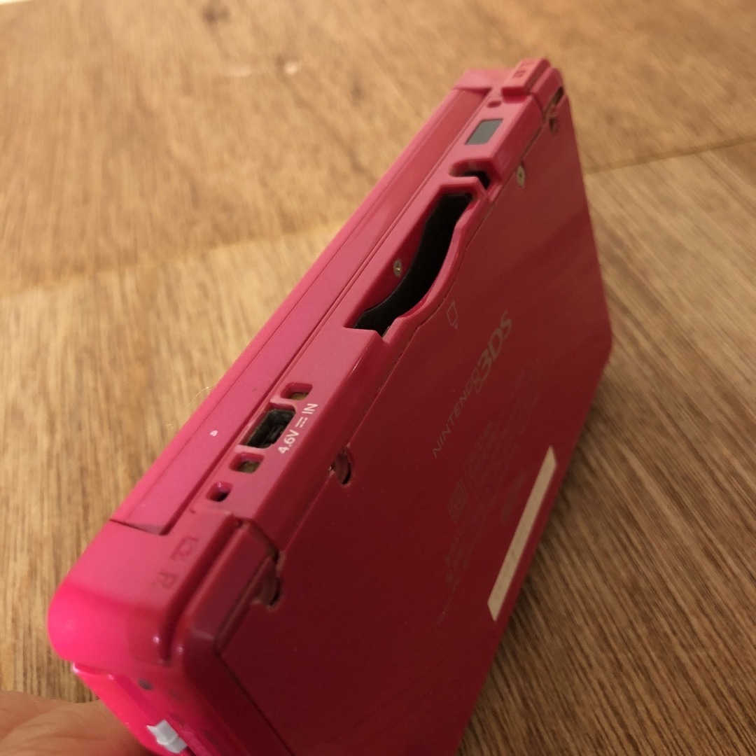 ニンテンドー3DS(ニンテンドー3DS)のニンテンドー3DS ピンク　※訳あり品 エンタメ/ホビーのゲームソフト/ゲーム機本体(携帯用ゲーム機本体)の商品写真