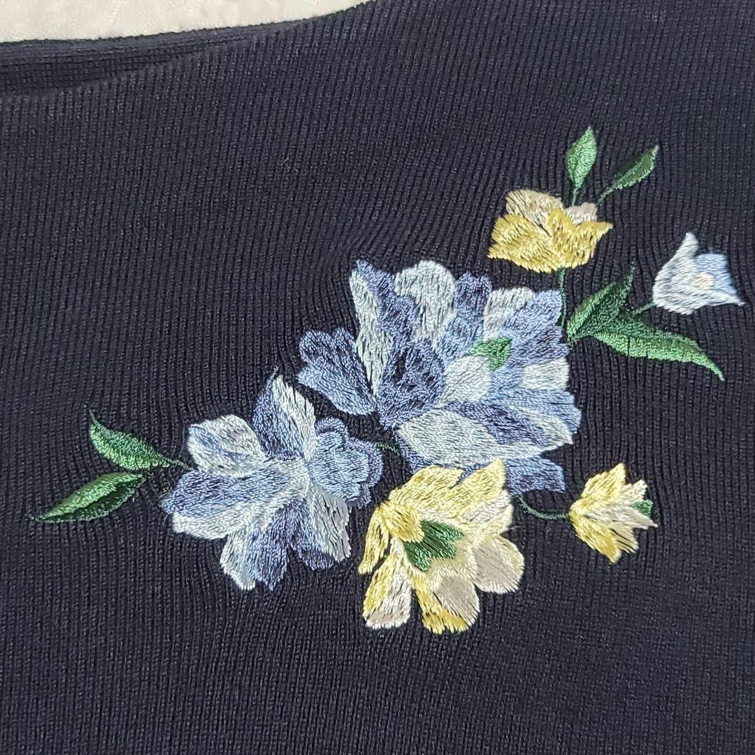 COCO DEAL(ココディール)のCOCO DEAL サマーニット　花刺繍　フレンチスリーブ　紺 レディースのトップス(ニット/セーター)の商品写真