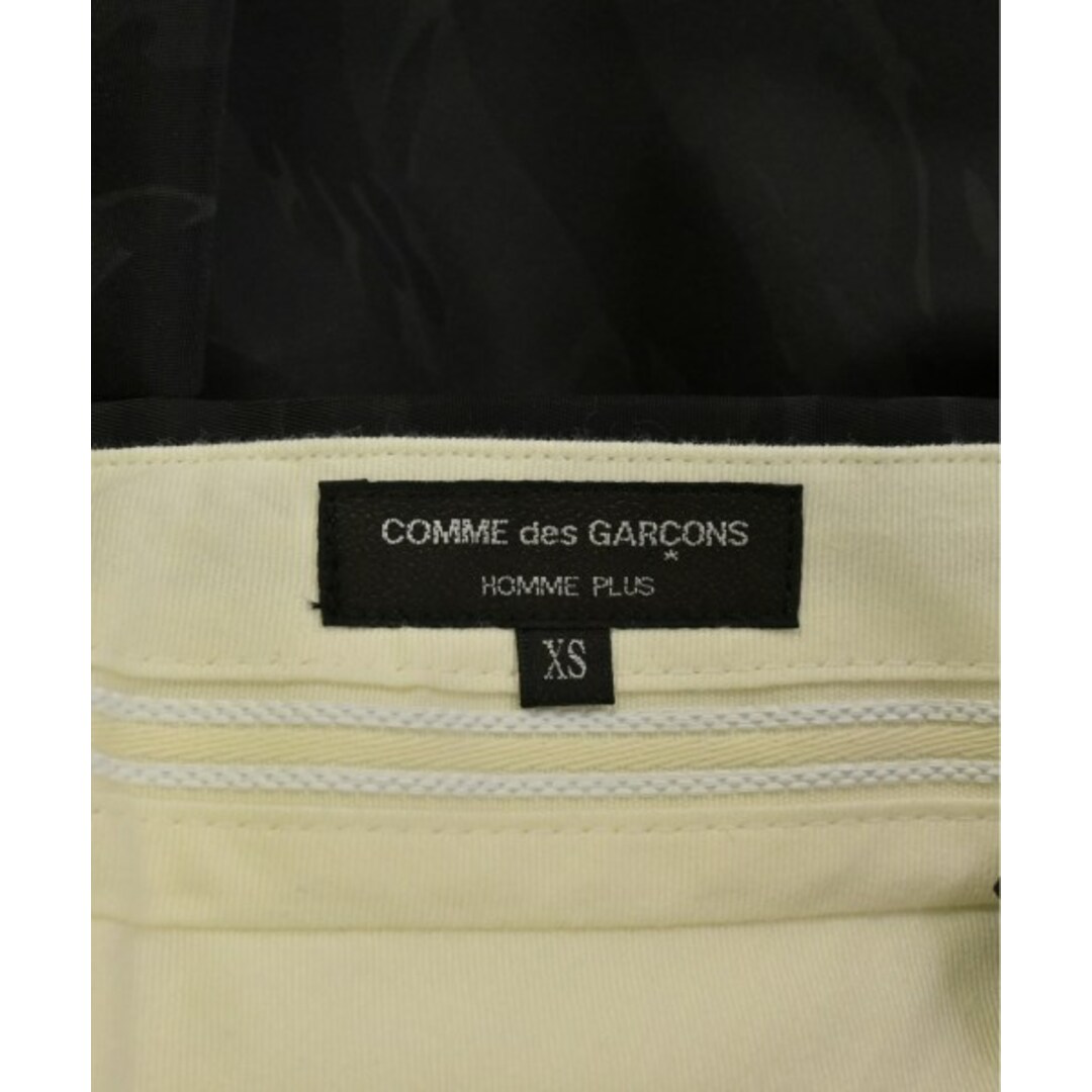 COMME des GARCONS HOMME PLUS(コムデギャルソンオムプリュス)のCOMME des GARCONS HOMME PLUS ショートパンツ XS 【古着】【中古】 メンズのパンツ(ショートパンツ)の商品写真