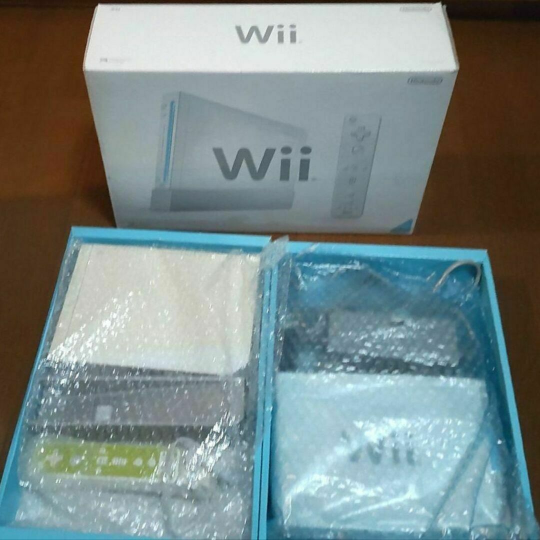 【新学期はお家で体幹アップ！】任天堂 Wii RVL-S-WD 動作確認済⑫ エンタメ/ホビーのゲームソフト/ゲーム機本体(家庭用ゲーム機本体)の商品写真