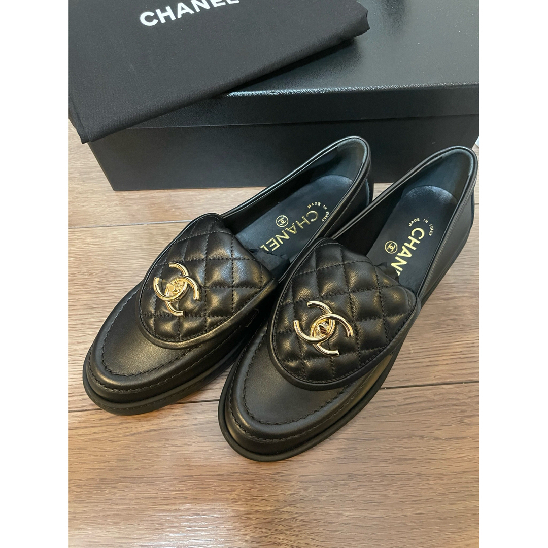 CHANEL - 定番人気 シャネル CHANEL ローファーの通販 by CHANEL - 定番人気 シャネル CHANEL ローファーの通販 by