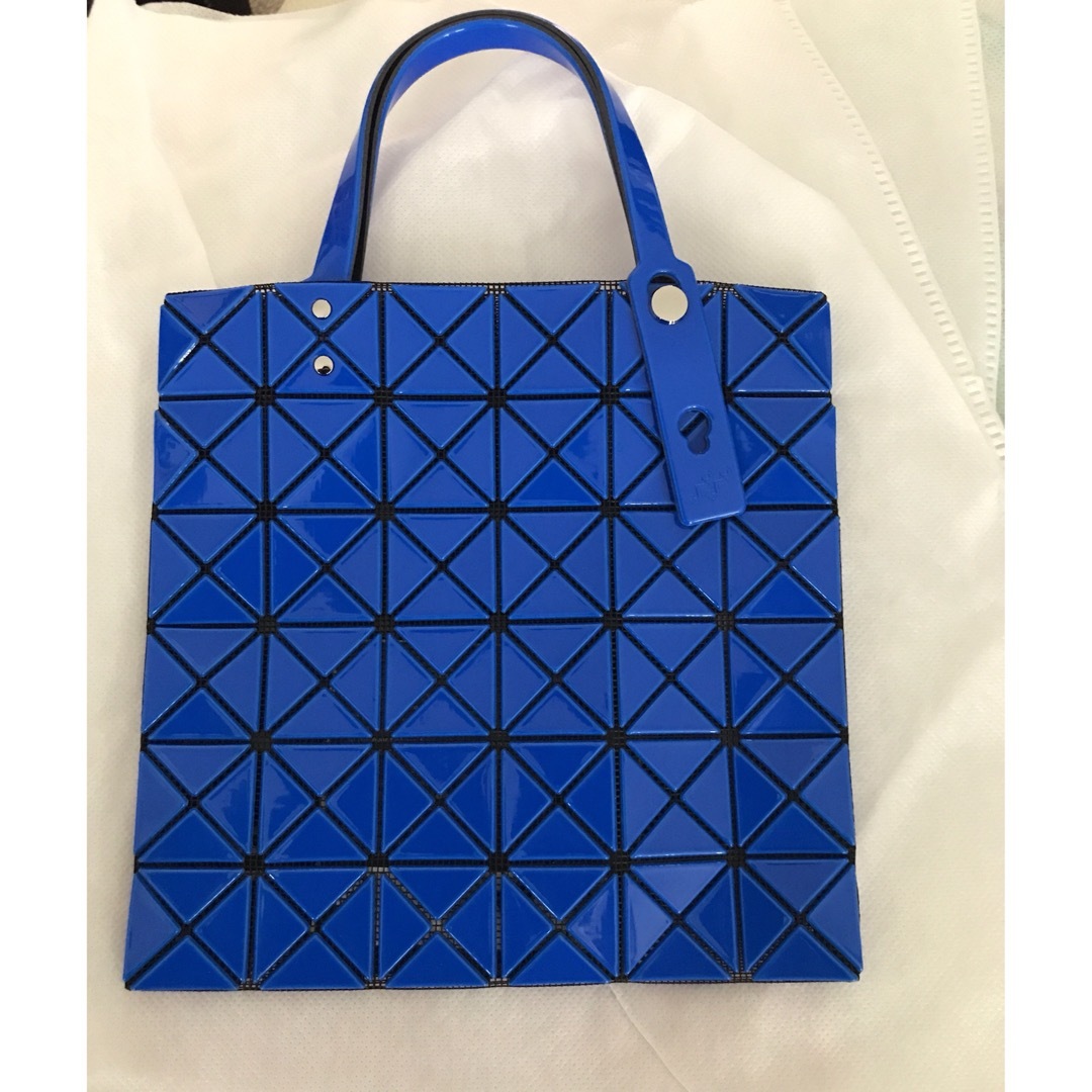ISSEY MIYAKE(イッセイミヤケ)のBAO BAO ISSEY MIYAKE 2020 BLUE レディースのバッグ(ハンドバッグ)の商品写真