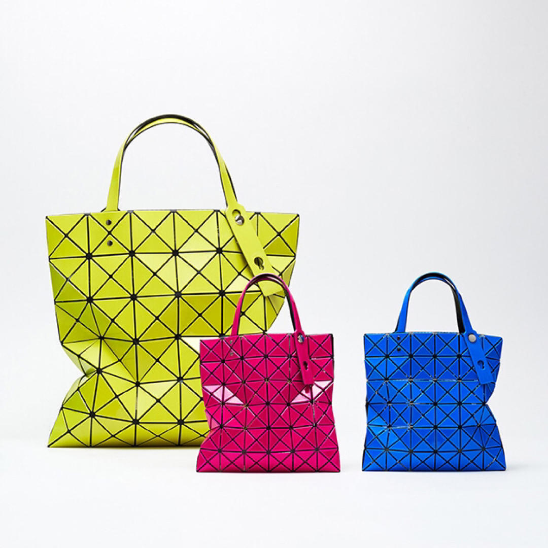 ISSEY MIYAKE(イッセイミヤケ)のBAO BAO ISSEY MIYAKE 2020 BLUE レディースのバッグ(ハンドバッグ)の商品写真