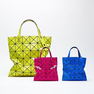 イッセイミヤケ(ISSEY MIYAKE)のBAO BAO ISSEY MIYAKE 2020 BLUE(ハンドバッグ)