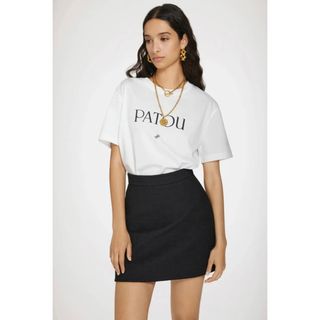 PATOU パトゥSサイズ　ロゴ入り 白　Tシャツ　春夏　人気(カットソー(半袖/袖なし))