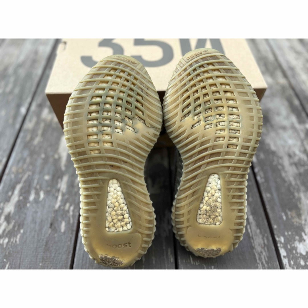 YEEZY（adidas）(イージー)のYEEZY BOOST ベルーガ/アディダス/イージーブースト/350/24.5 メンズの靴/シューズ(スニーカー)の商品写真