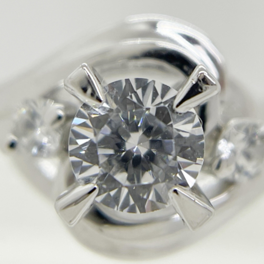 美品/3石天然サファイア リング1.15ct/立て爪デザイン/PT100製. レディースのアクセサリー(リング(指輪))の商品写真