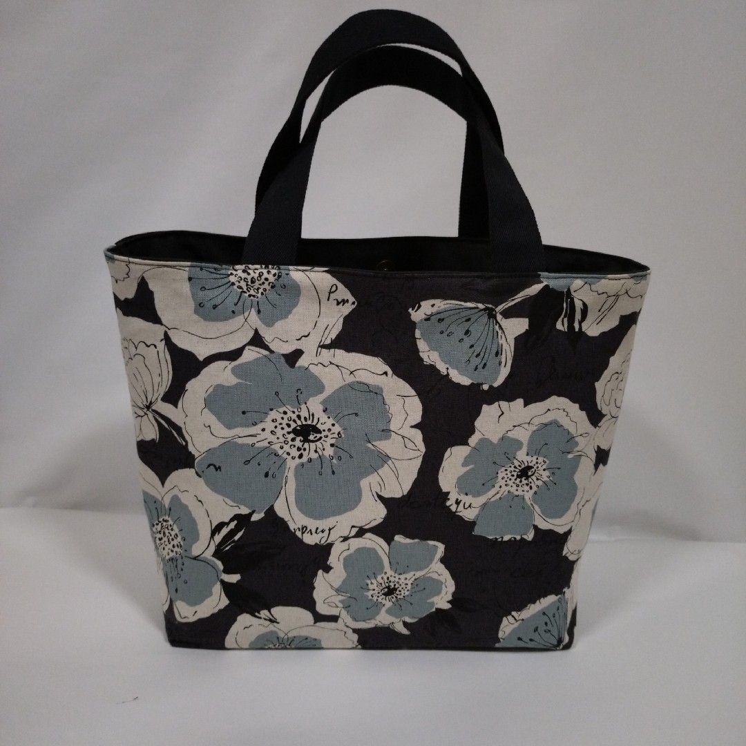 トートバッグ　ハンドメイド　花柄 レディースのバッグ(トートバッグ)の商品写真