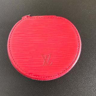 ルイヴィトン(LOUIS VUITTON)のルイヴィトン❣️エピ　エクランビジュー　赤色　ジュエリーケース(ポーチ)