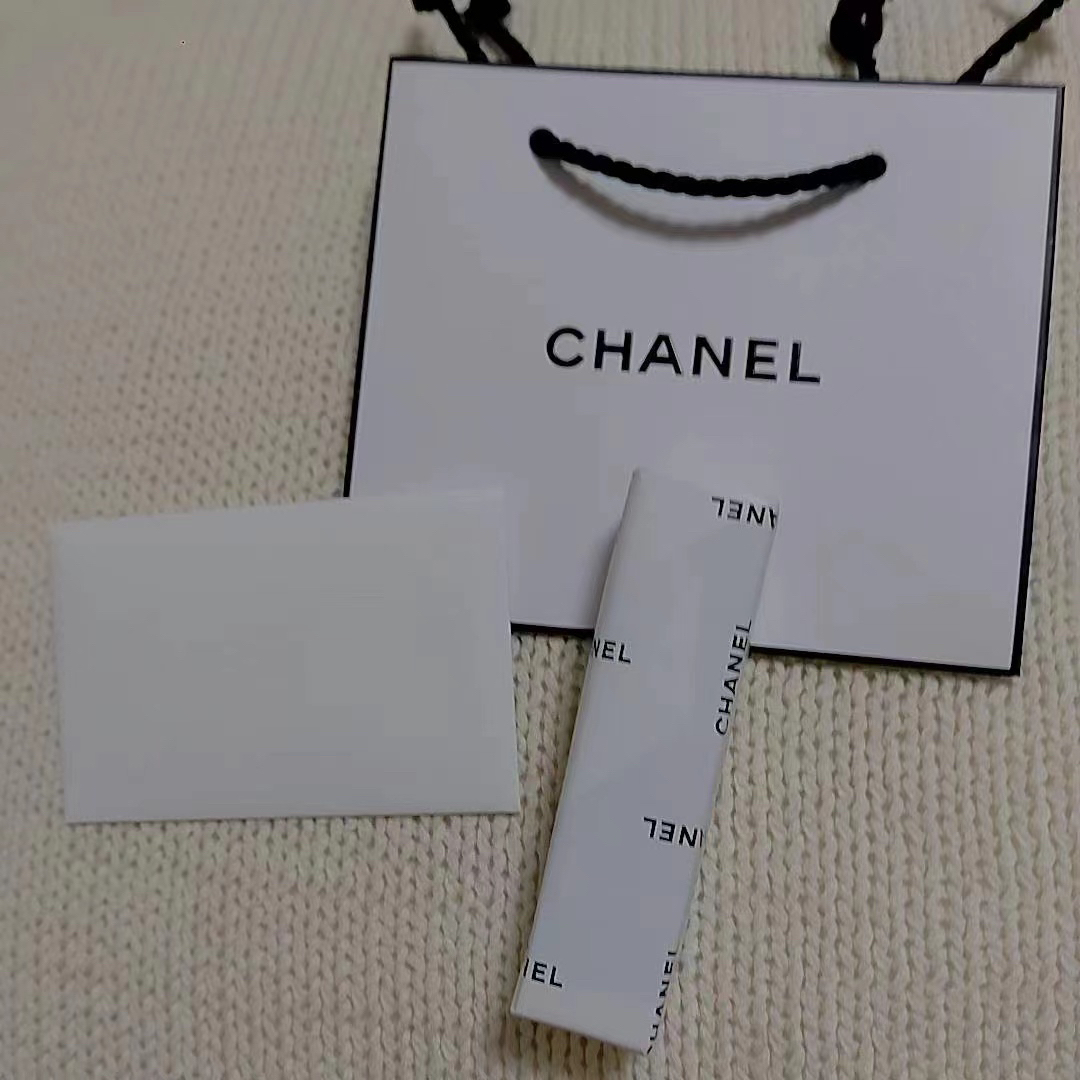 CHANEL(シャネル)のシャネル ボーム エサンシエル スカルプティング  ギフト包装 コスメ/美容のベースメイク/化粧品(フェイスカラー)の商品写真