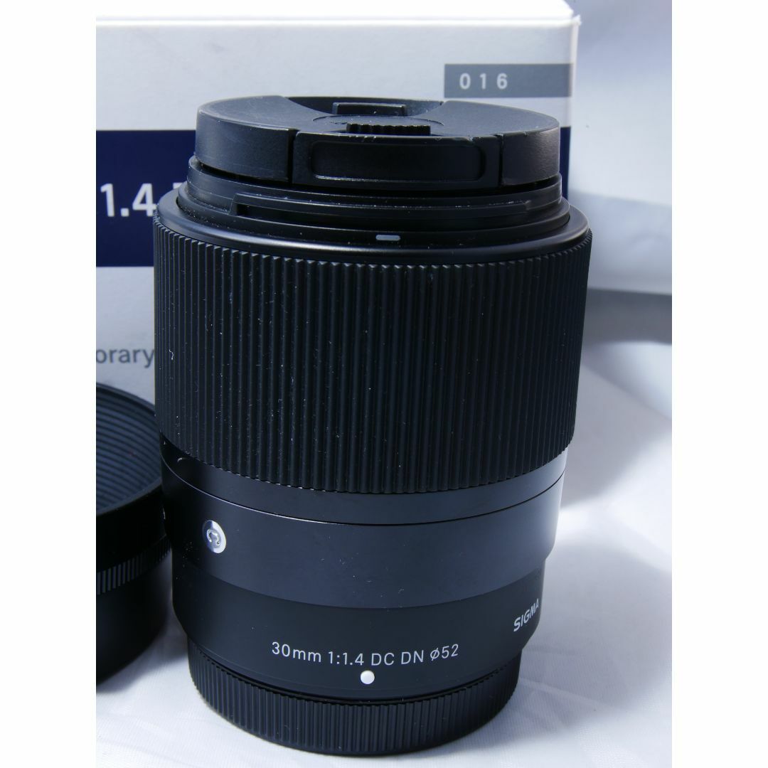SIGMA(シグマ)のシグマ　 30mm F1.4 DC DN Contemporary スマホ/家電/カメラのカメラ(レンズ(単焦点))の商品写真