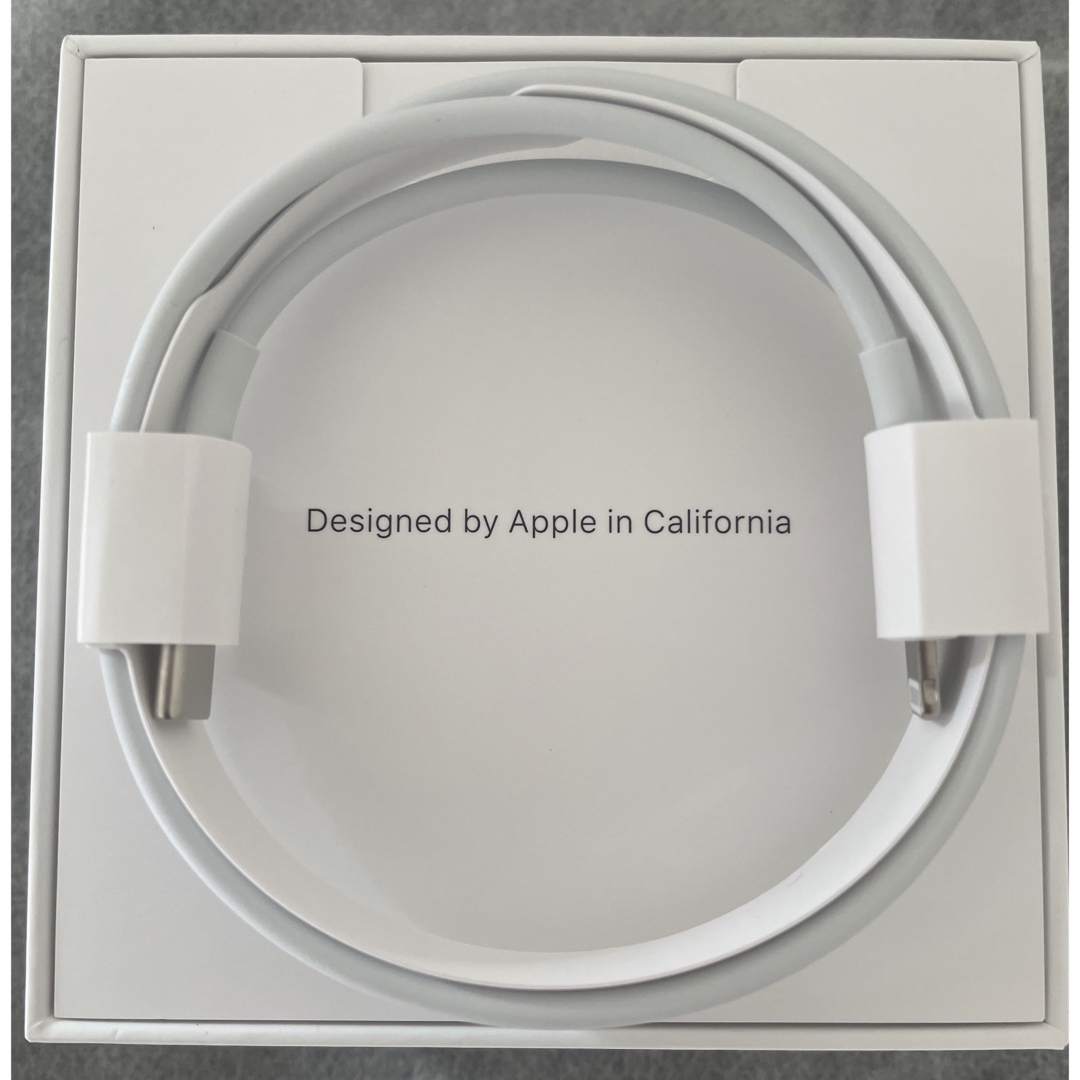 Apple(アップル)のApple純正 USB-C - ライトニングケーブル（1 m）充電コード スマホ/家電/カメラのスマホアクセサリー(その他)の商品写真