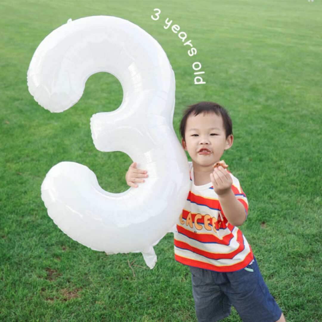 ナンバーバルーン 3 風船 誕生日 数字 白 ホワイト 飾付け お祝い 記念日 キッズ/ベビー/マタニティのメモリアル/セレモニー用品(その他)の商品写真