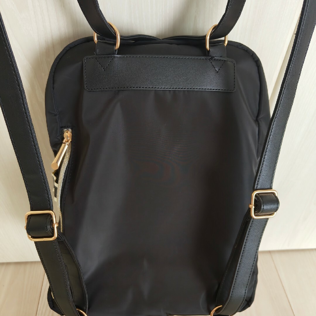 しまむら(シマムラ)の青木美沙子　しまむら　NINA'Sコラボリュック　黒 レディースのバッグ(リュック/バックパック)の商品写真