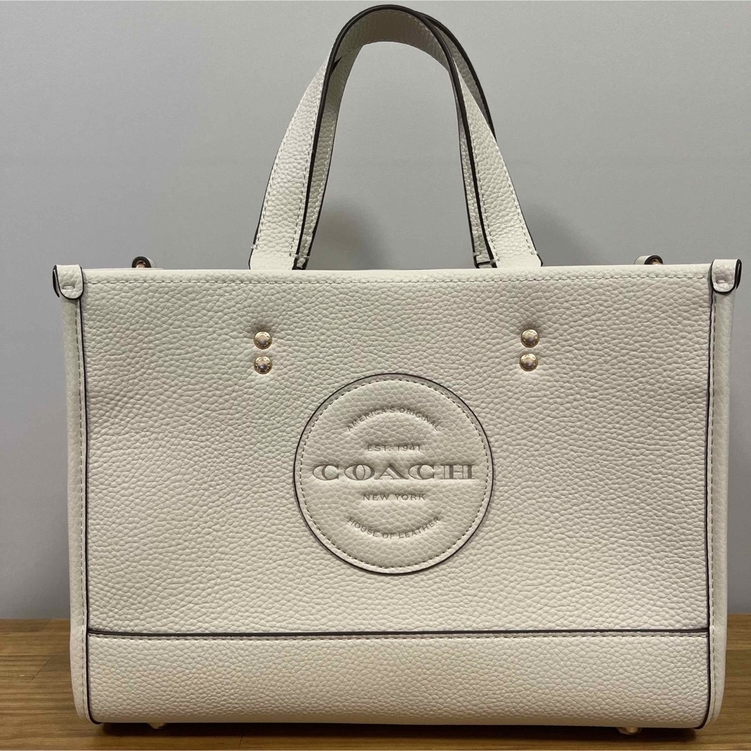 COACH(コーチ)のCOACH  コーチ　デンプシー　キャリーオール　ウィズパッチ　ショルダーバッグ レディースのバッグ(トートバッグ)の商品写真