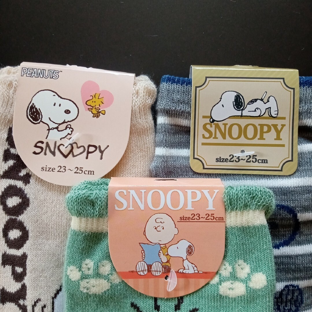 SNOOPY(スヌーピー)の⑤ SNOOPYの５本指ソックス、3足セット。【新品】 レディースのレッグウェア(ソックス)の商品写真