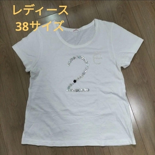 ファブリケアンプラネテール(FABRIQUE en Planete terre)のボタン装飾Tシャツ　2e(Tシャツ(半袖/袖なし))