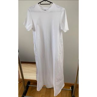 ユニクロ(UNIQLO)のユニクロ　ロングTシャツワンピース　S(ロングワンピース/マキシワンピース)