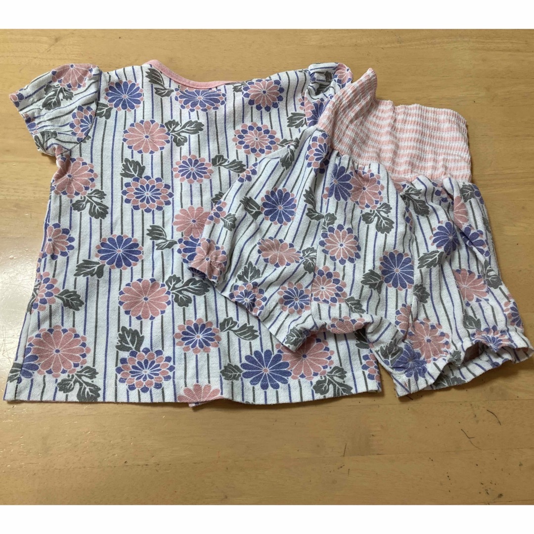 used⭐︎95女児半袖ボタンパジャマ花柄 キッズ/ベビー/マタニティのキッズ服女の子用(90cm~)(パジャマ)の商品写真