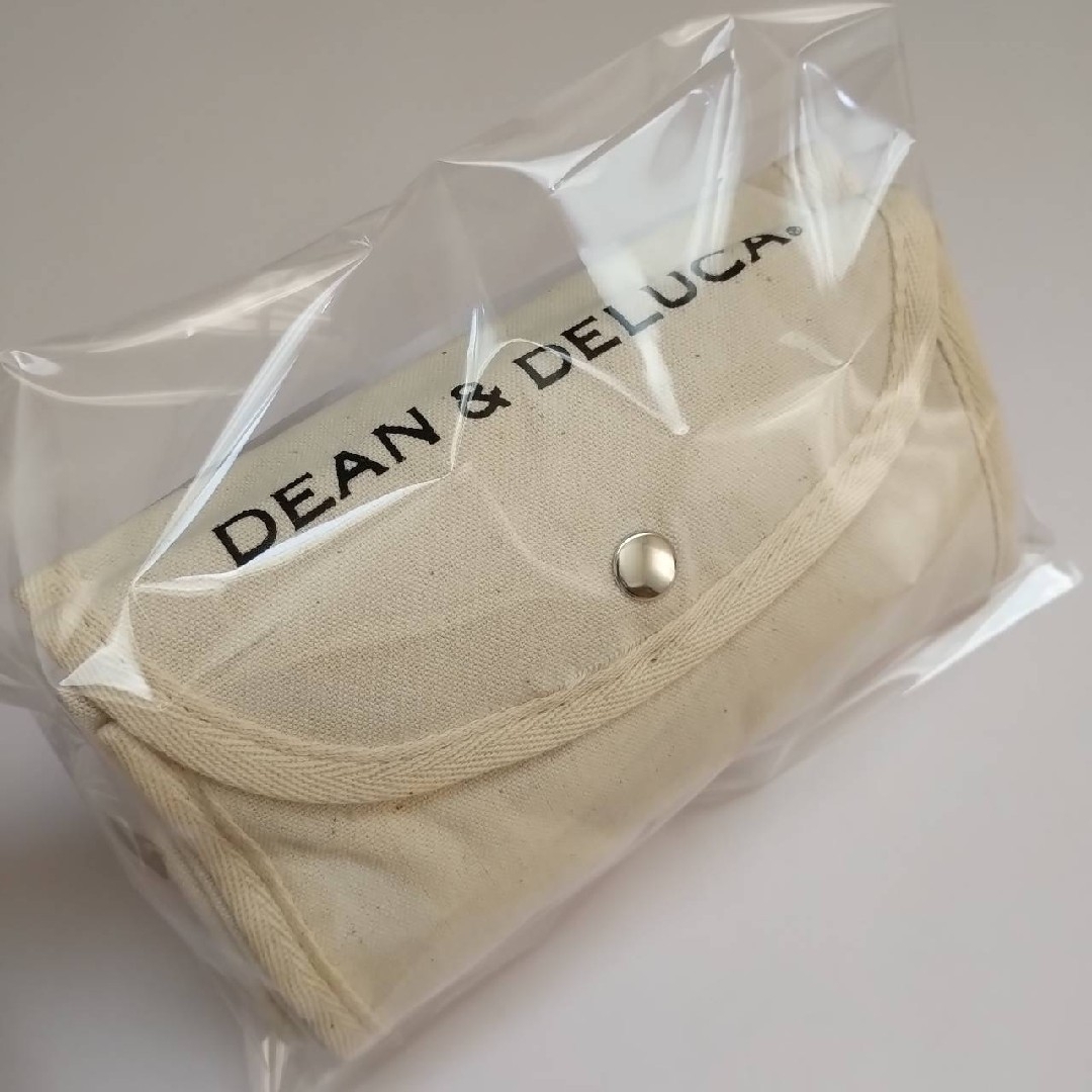 DEAN & DELUCA(ディーンアンドデルーカ)の【新品】DEAN＆DELUCA　折りたたみエコバッグ　ナチュラル レディースのバッグ(エコバッグ)の商品写真