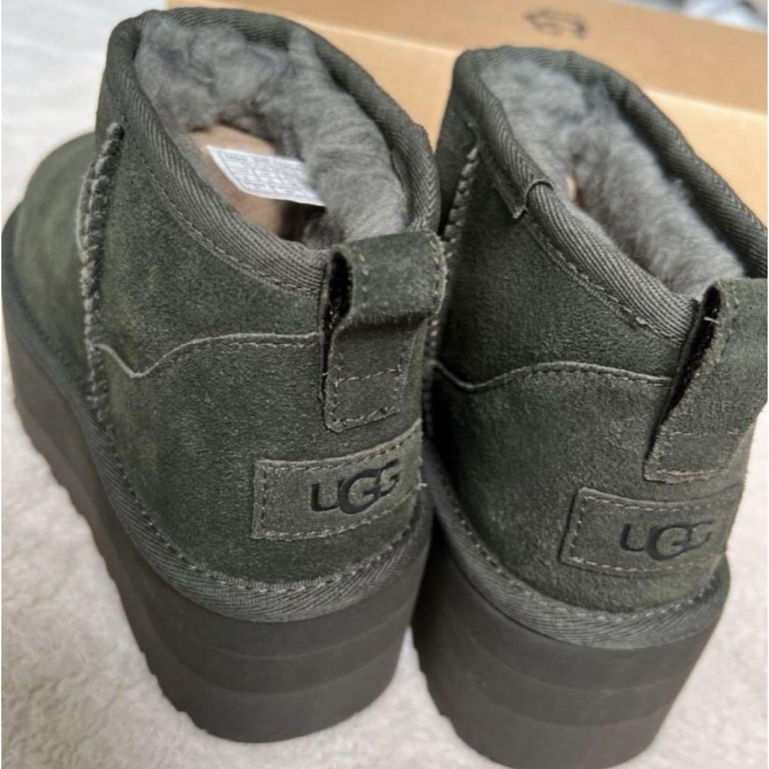 UGG(アグ)のUGGクラシックウルトラミニプラットフォーム　22㎝ レディースの靴/シューズ(ブーツ)の商品写真