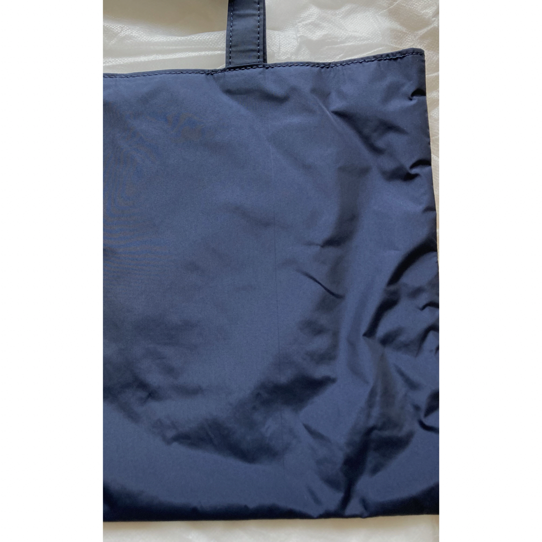 Liala×PG(リアラバイピージー)の【タグ付き新品】liala×pg パール スカラップバッグ ネイビー レディースのバッグ(トートバッグ)の商品写真