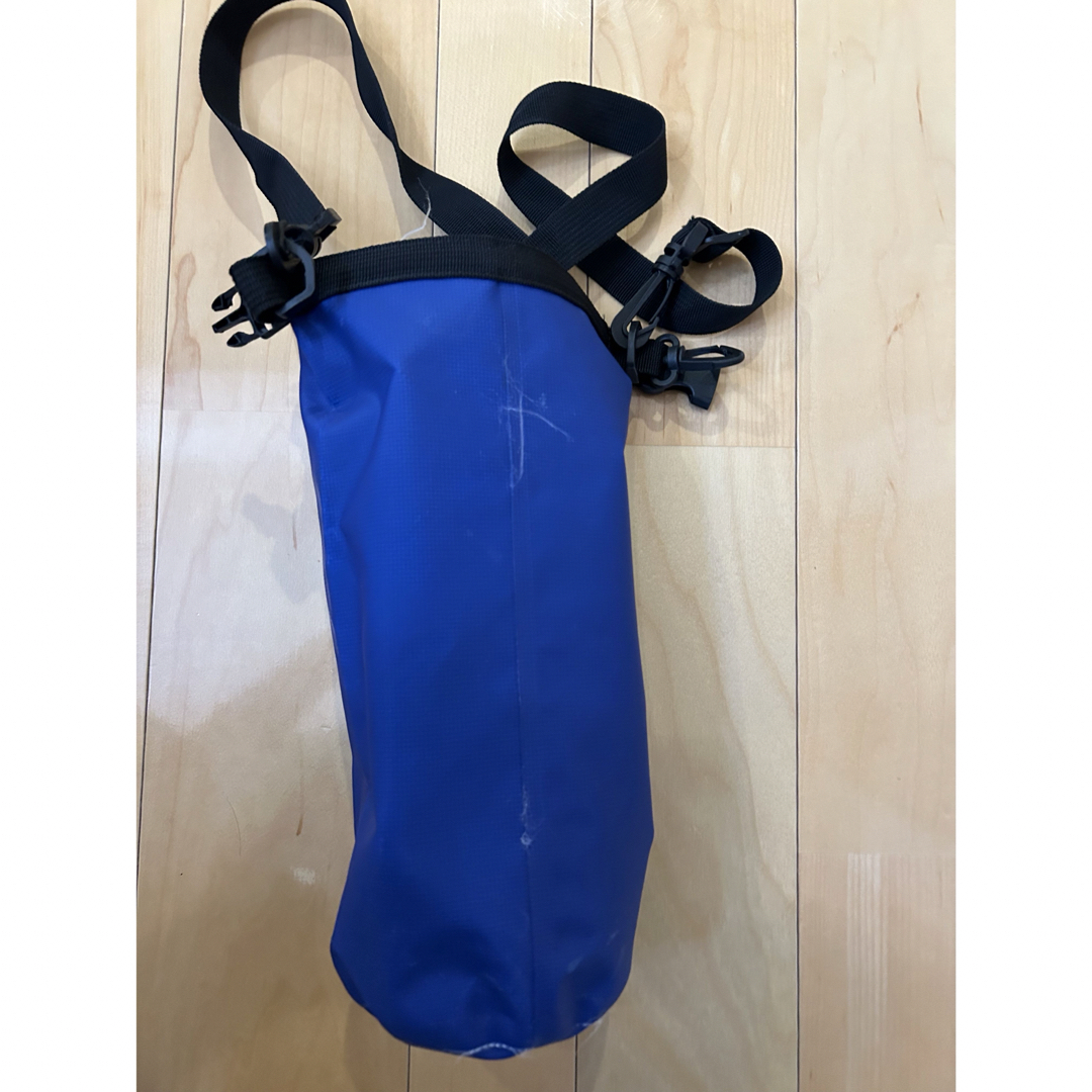 防水バッグ　2L メンズのバッグ(ショルダーバッグ)の商品写真