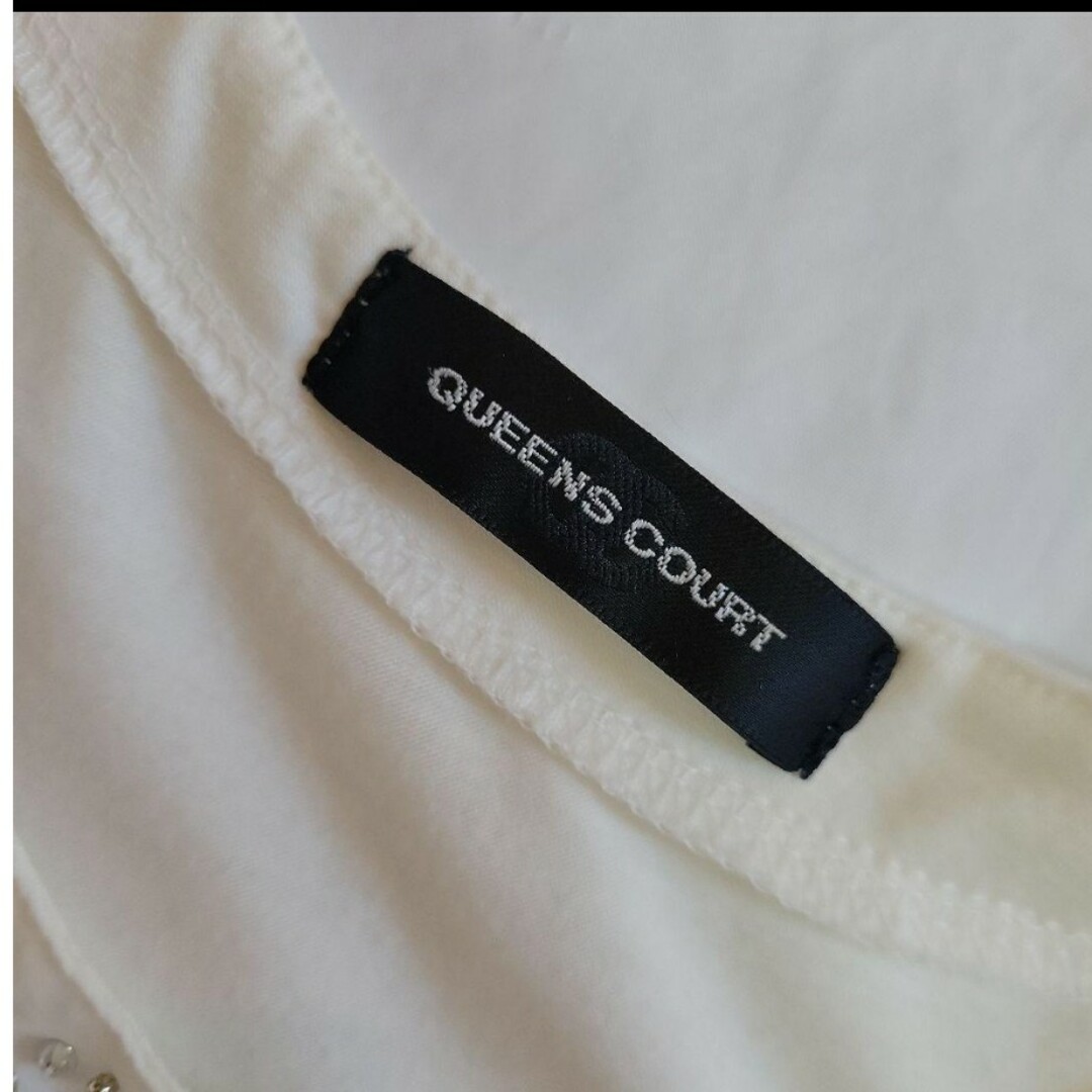 QUEENS COURT(クイーンズコート)の♥️手洗い可能♥️【QUEENSCOURT 】2 ホワイト ビジュー シフォン レディースのトップス(カットソー(半袖/袖なし))の商品写真