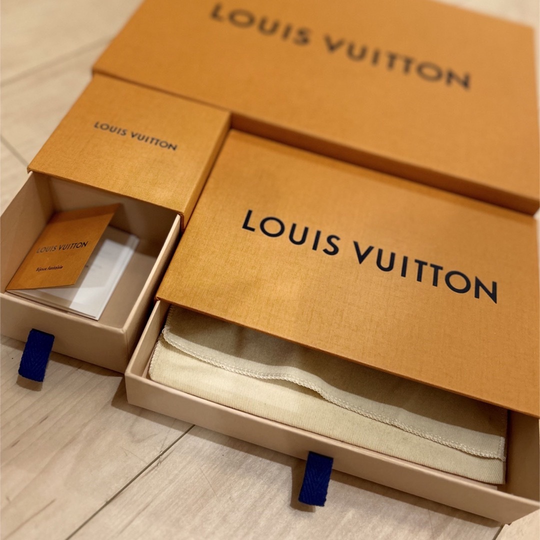 LOUIS VUITTON(ルイヴィトン)のルイヴィトン　空箱 インテリア/住まい/日用品のオフィス用品(ラッピング/包装)の商品写真