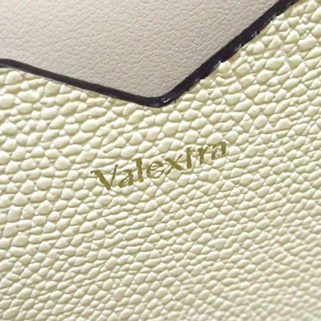 Valextra(ヴァレクストラ)のValextra(ヴァレクストラ) ハンドバッグ レディース美品  マイクロ イジィデ WBES0022578VOC99 白×黒 刺繍 ソフトカーフスキン レディースのバッグ(ハンドバッグ)の商品写真