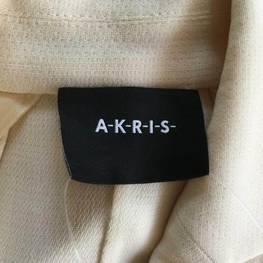 AKRIS(アクリス)のAKRIS(アクリス) ジャケット サイズ38 L レディース - アイボリー 長袖/肩パッド/春/秋 レディースのジャケット/アウター(その他)の商品写真