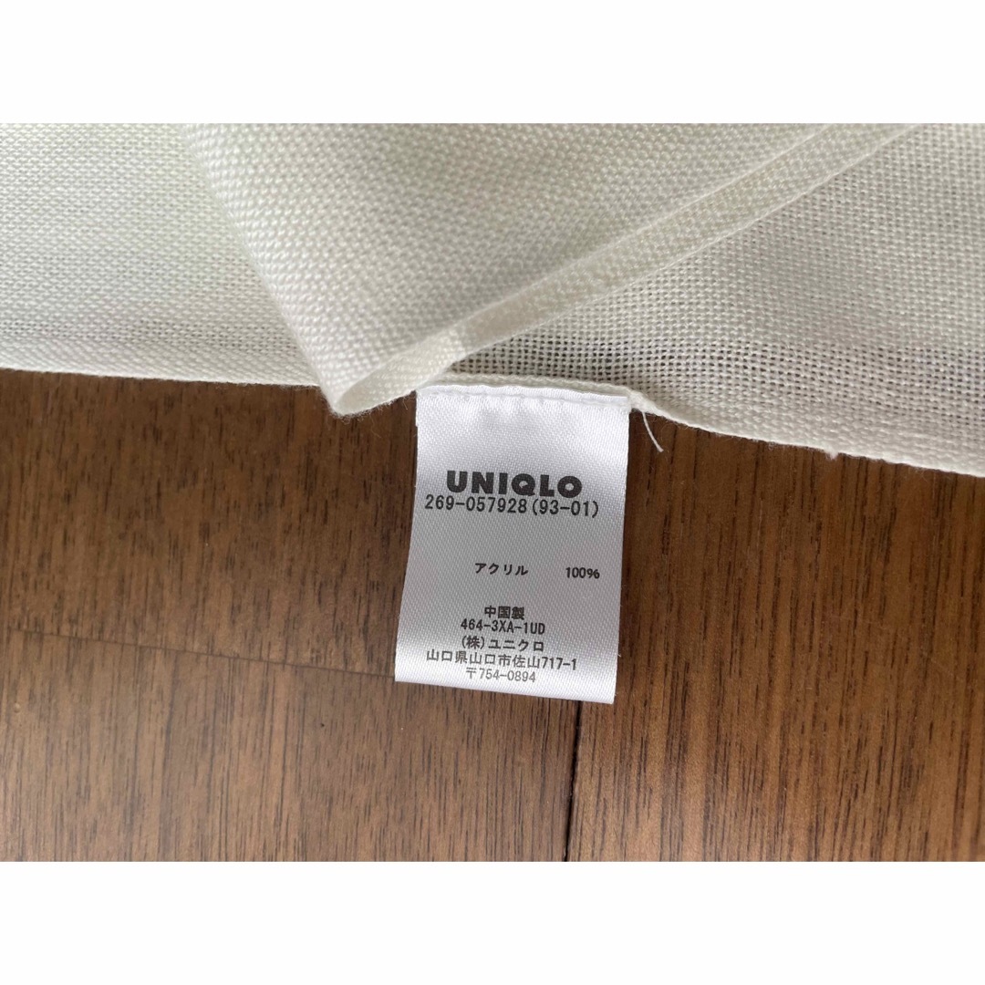 UNIQLO(ユニクロ)の未使用⭐︎UNIQLO ストール　白　無地 レディースのファッション小物(ストール/パシュミナ)の商品写真