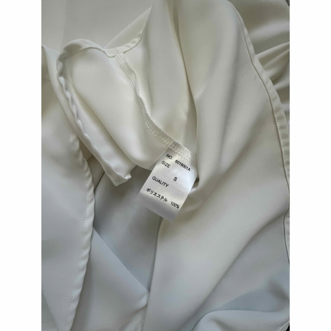 未使用品　レディース　ブラウス　白シャツ　Sサイズ レディースのトップス(カットソー(長袖/七分))の商品写真