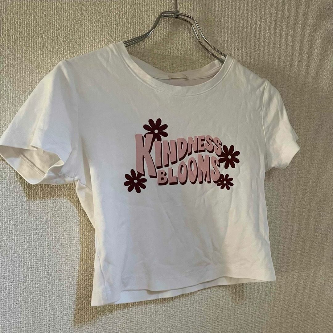 GU(ジーユー)のGU Tシャツ 半袖 Sサイズ　短丈　ダンス　 古着 レディースのトップス(Tシャツ(半袖/袖なし))の商品写真